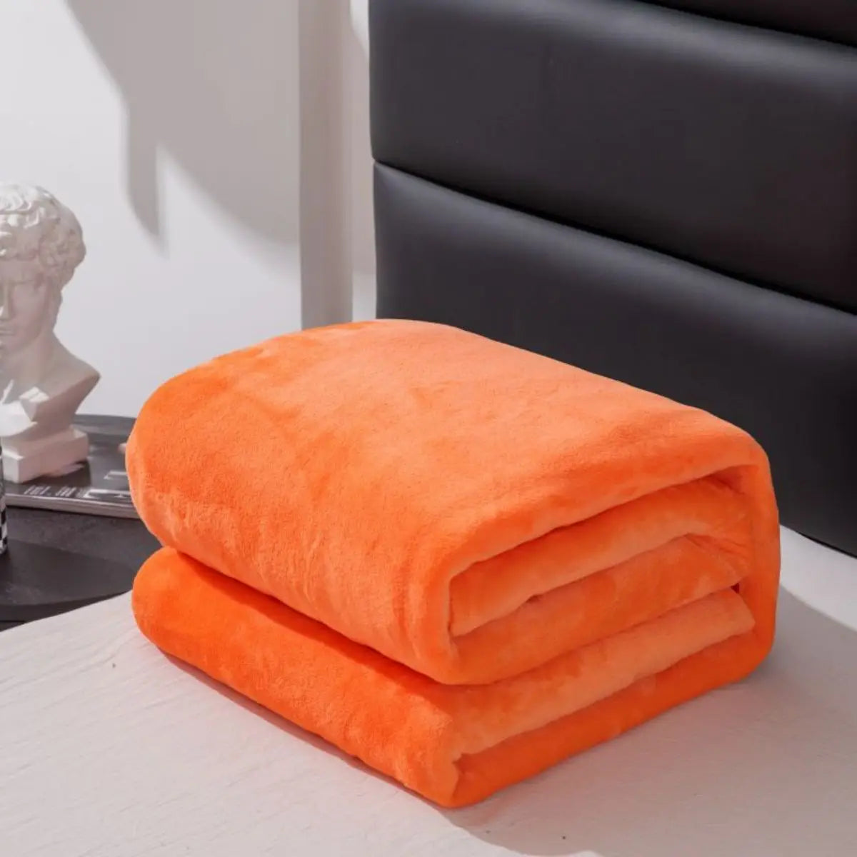 Simple and plain colored plush blanket, multifunctional Farley plush blanket cover, thickened and warm