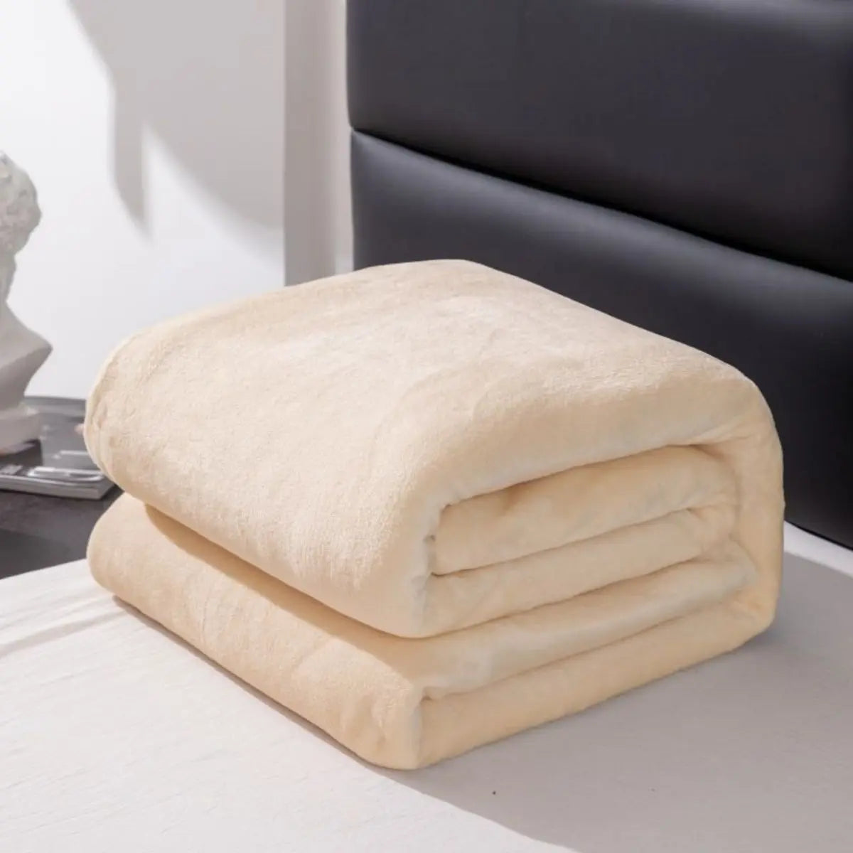 Simple and plain colored plush blanket, multifunctional Farley plush blanket cover, thickened and warm