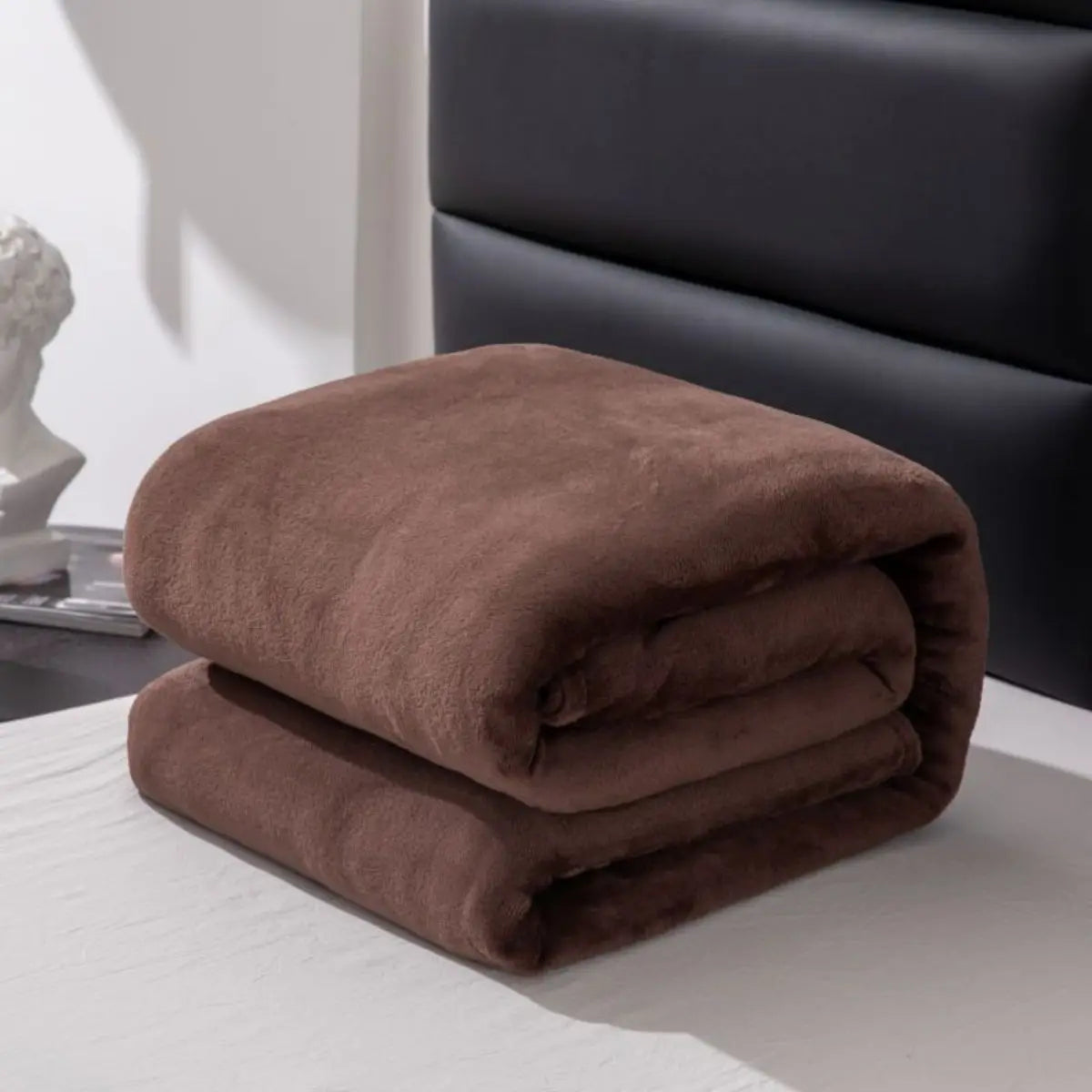 Simple and plain colored plush blanket, multifunctional Farley plush blanket cover, thickened and warm