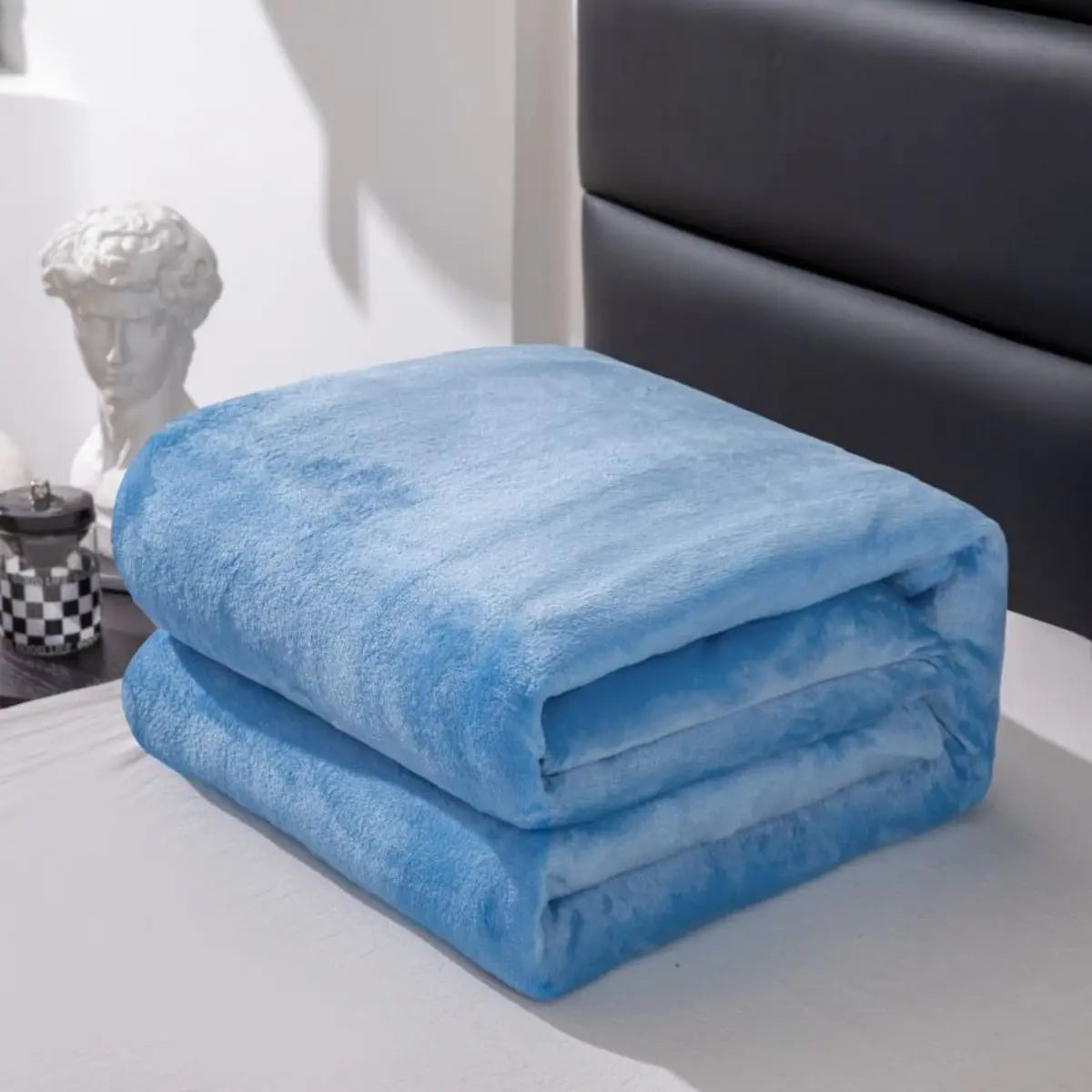 Simple and plain colored plush blanket, multifunctional Farley plush blanket cover, thickened and warm