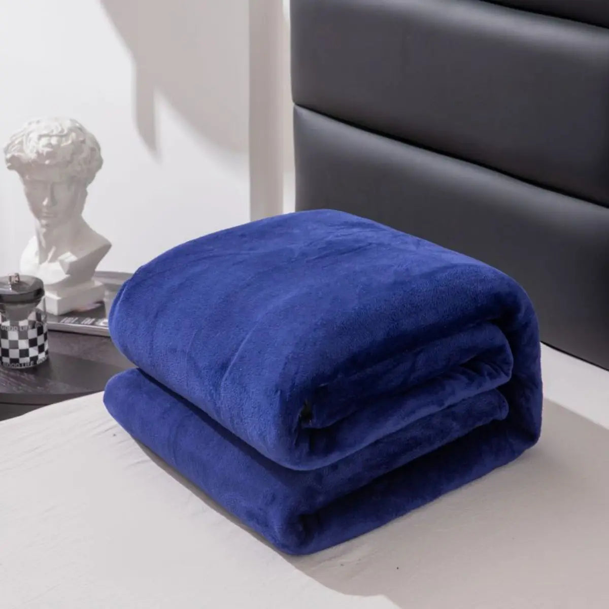 Simple and plain colored plush blanket, multifunctional Farley plush blanket cover, thickened and warm