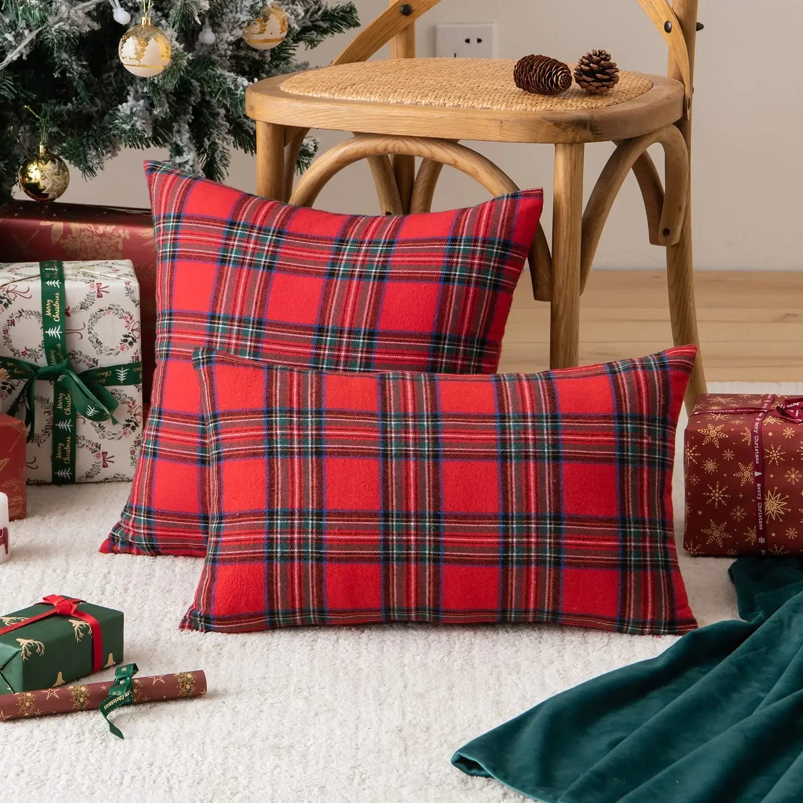 18x18 Inch Christmas Pillow Cases Checkered Cushion Cover Decorative for Sofa Plaid Woven Pillowcase for Festive Party Occasions